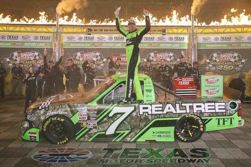 Kyle Busch Ties Bodine With Sixth Truck Series Win at Texas
