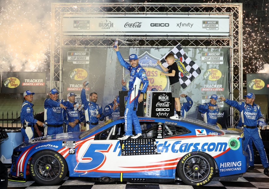 Kyle Larson Dominates Bristol Night Race, Playoff Picture Reshapes