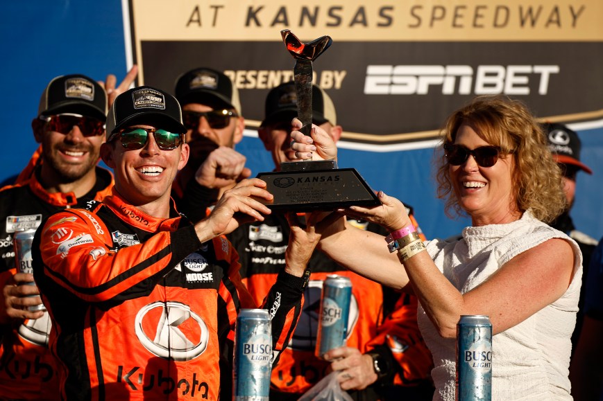 Chastain Plays Spoiler in Thrilling Kansas Cup Series Playoff Race