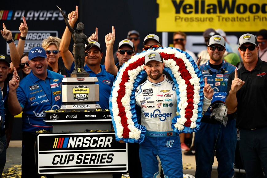 Stenhouse Jr. Triumphs in Thrilling Talladega NASCAR Cup Series Showdown
