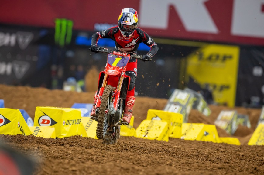 Lawrence’s Knee Injury Derails Supercross Title Defense