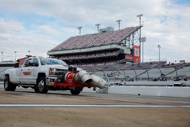 Rain Cancels Daytona Xfinity Qualifying; Allgaier to Start on Pole