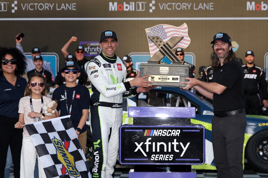 Almirola Secures Dramatic Overtime Victory at Phoenix with Last-Lap Pass