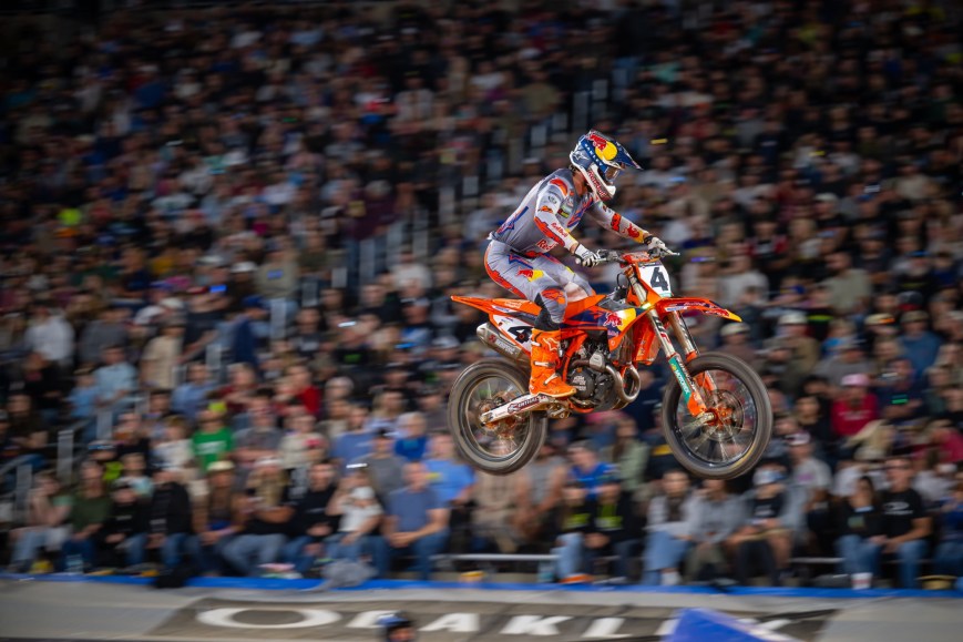 Sexton and Thrasher Capture Triple Crown Victories