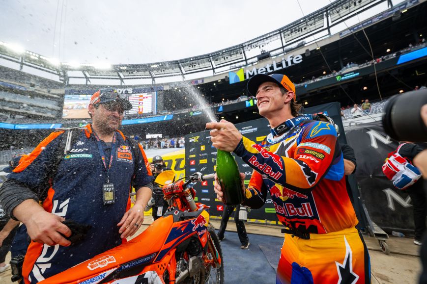 Supercross Title Battles Heat Up: Sexton Chases Webb in 450SX, Hammaker Takes 250SX East Lead