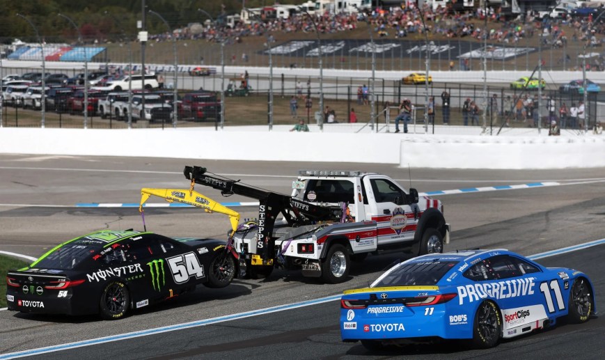 Hamlin Admits Fault After Clash with Gibbs; JGR Holds Teamwide Meeting