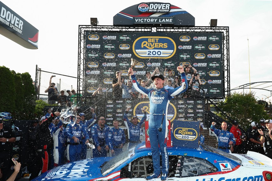 Day Outruns Allgaier in Final O’Reilly Series Laps at Dover